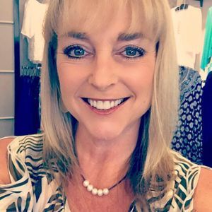 Meet your Posher, Dana